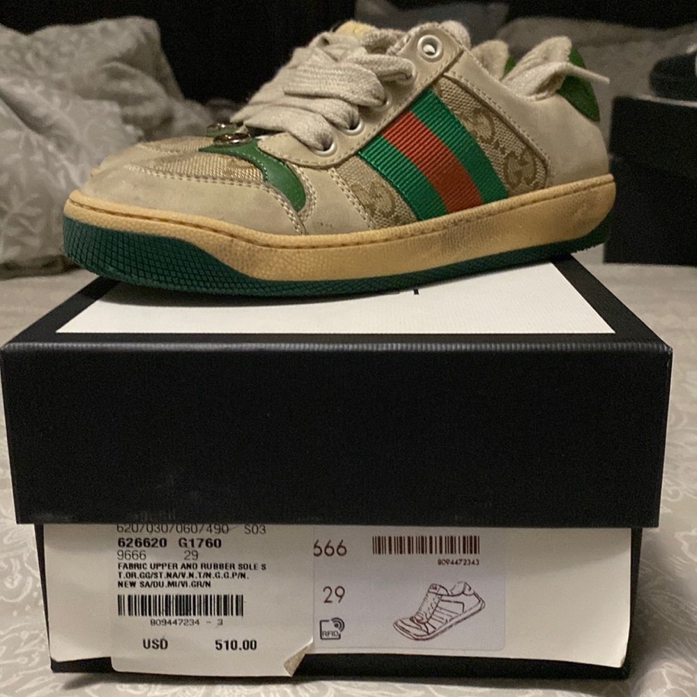 Shoe